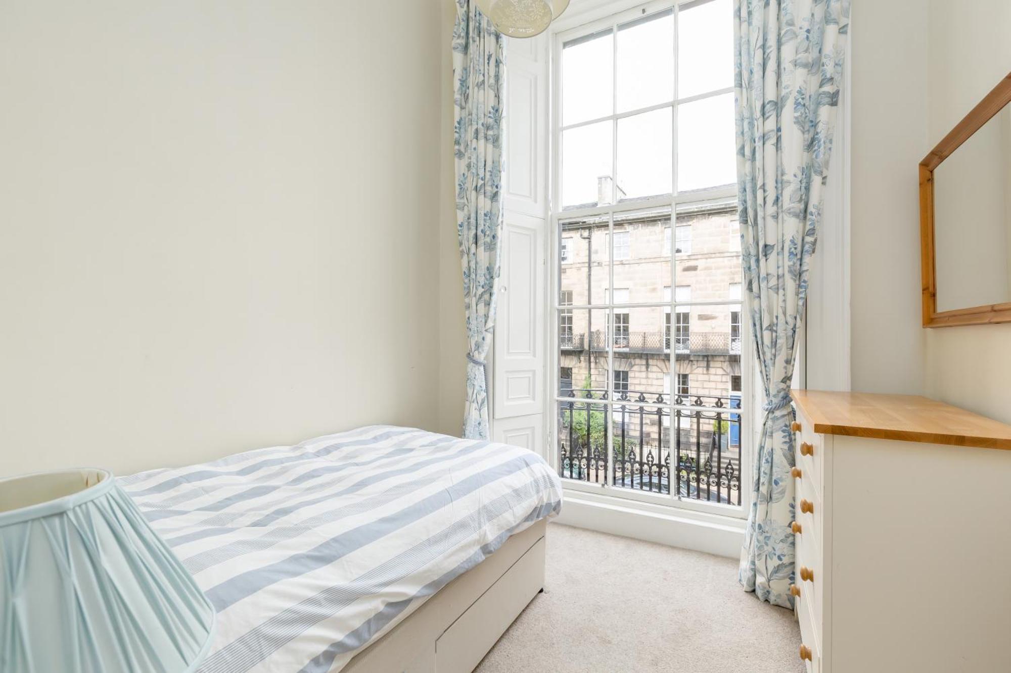Light And Spacious 2 Bedroom Flat In Heart Of Edinburg Exteriör bild