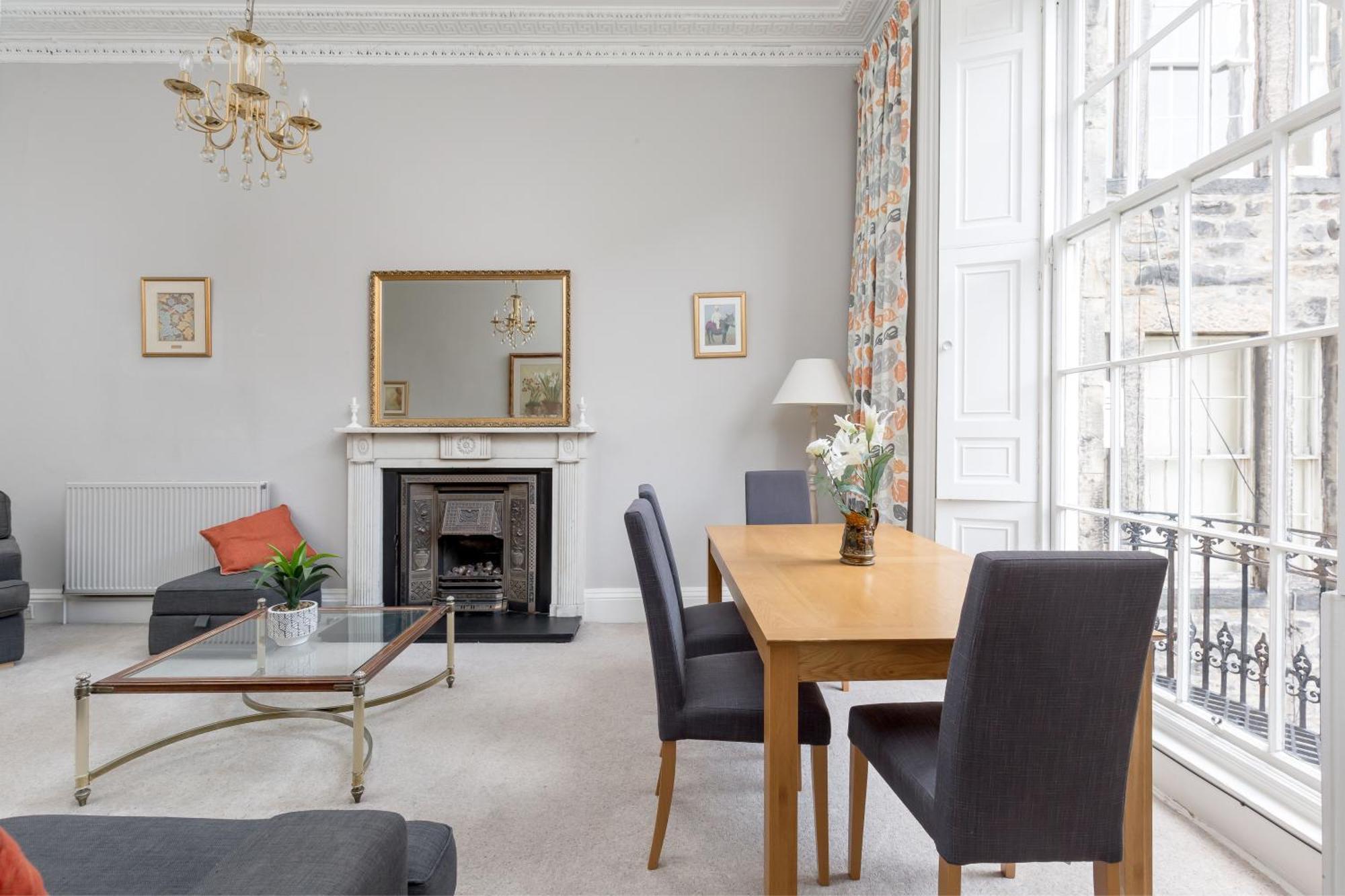 Light And Spacious 2 Bedroom Flat In Heart Of Edinburg Exteriör bild