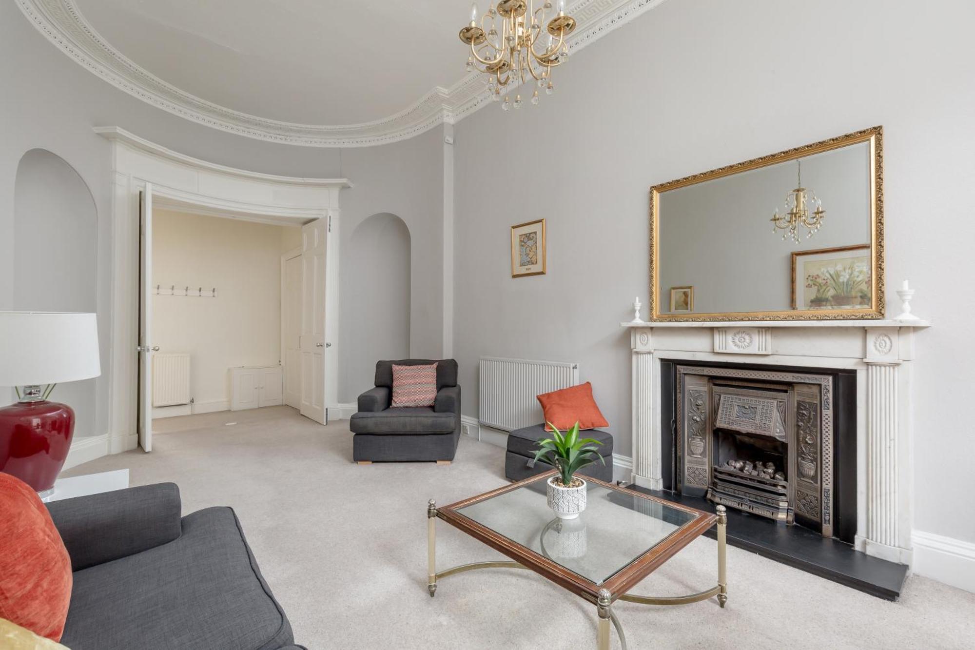 Light And Spacious 2 Bedroom Flat In Heart Of Edinburg Exteriör bild